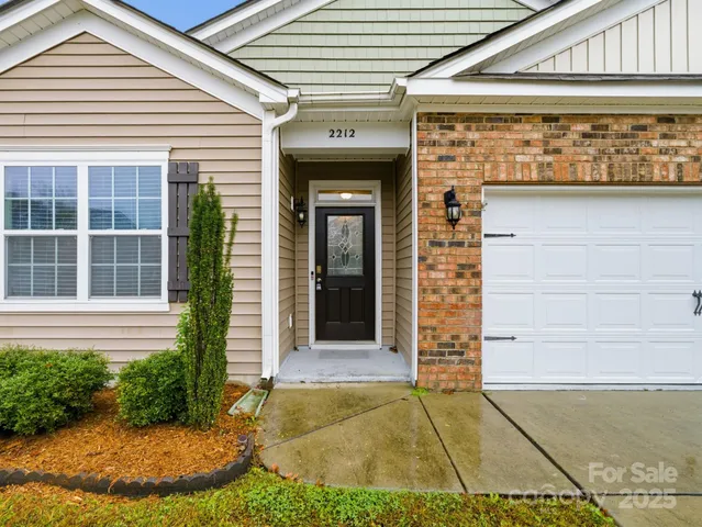 a view of entrance of the house
