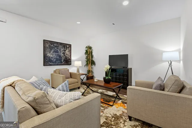 $2,465 | 705 Charles Hardy Parkway, Unit 250T, Dallas, GA 30157