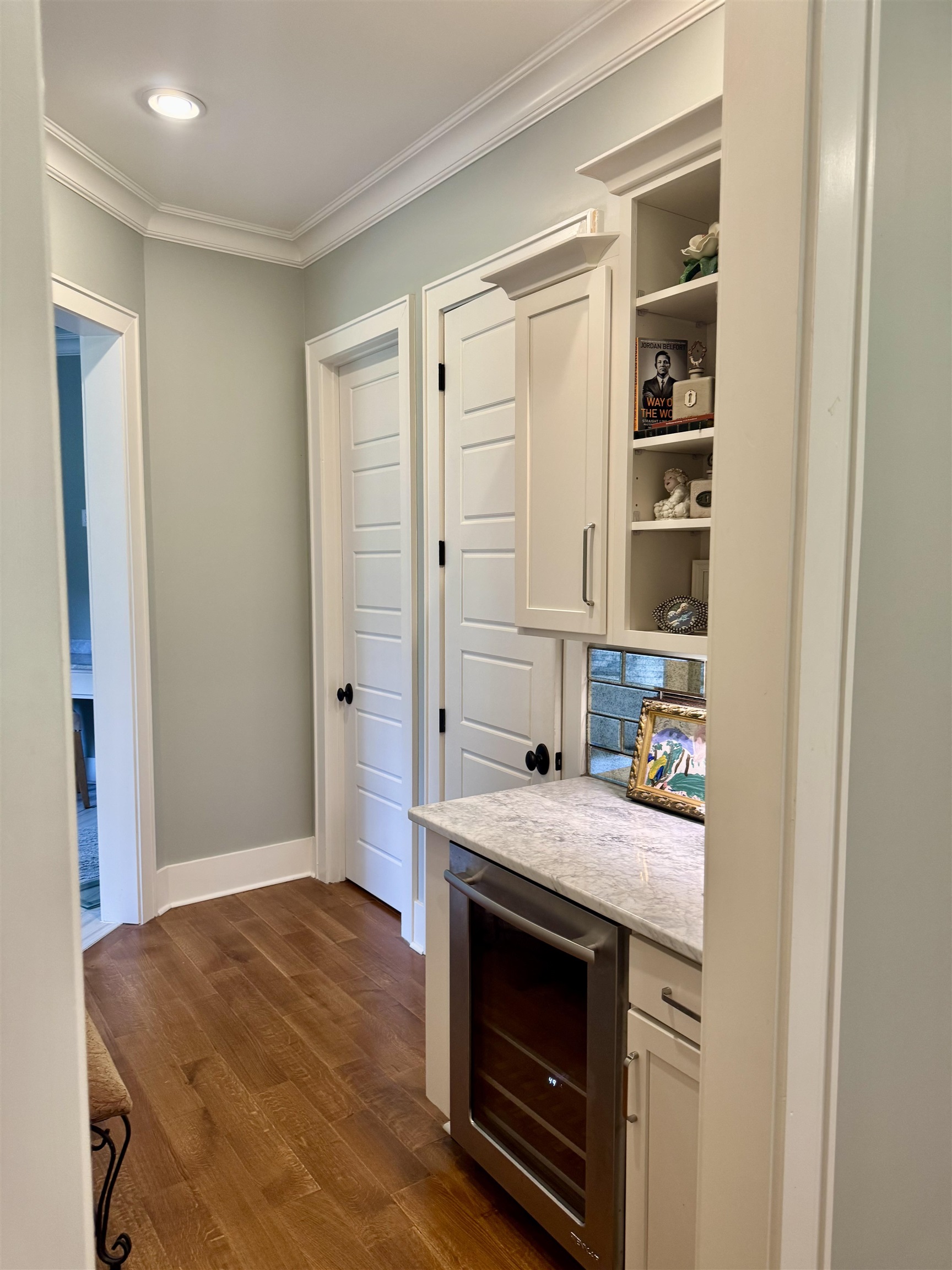 10879 Latting Road Eads, TN 38028 - Photo 34 of 40 a bedroom with a stove and a cabinet