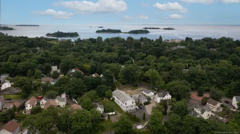 $999,000 | 203 South Water Street, Greenwich, CT 06830
