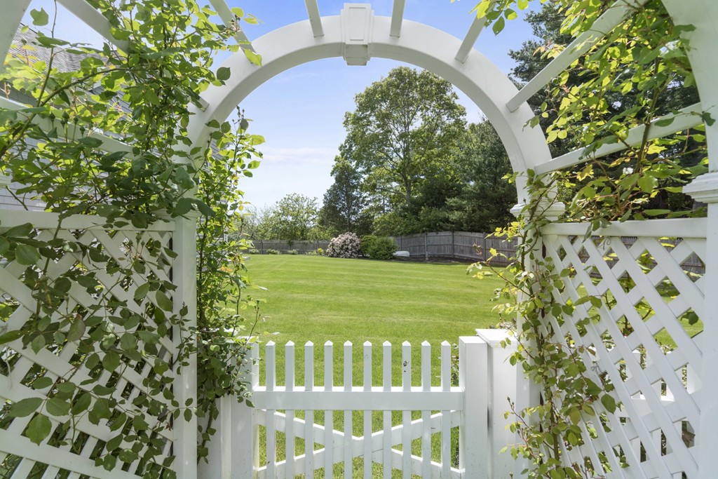 556 Bay Road Duxbury, MA 02332 - Photo 27 of 30 Gallery Image 27