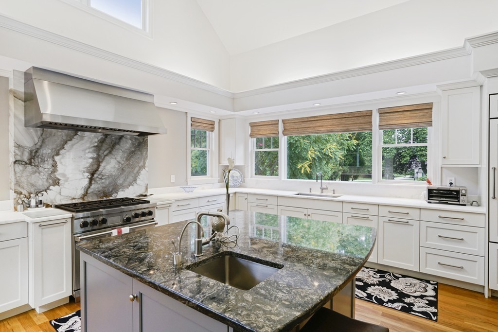 556 Bay Road Duxbury, MA 02332 - Photo 6 of 30 Gallery Image 6