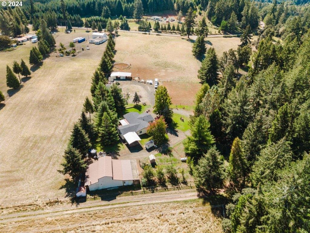 219 Indian Bend Road Umpqua, OR 97486 - Photo 4 of 48 Gallery Image 4