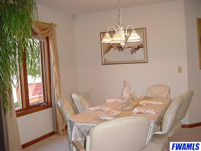 933 Autumn Ridge Lane Fort Wayne, IN 46804 - Photo 4 of 11 Gallery Image 4