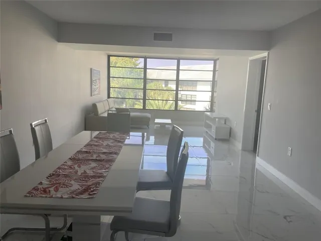 $2,700 | 1721 Whitehall Drive, Unit 404, Davie, FL 33324