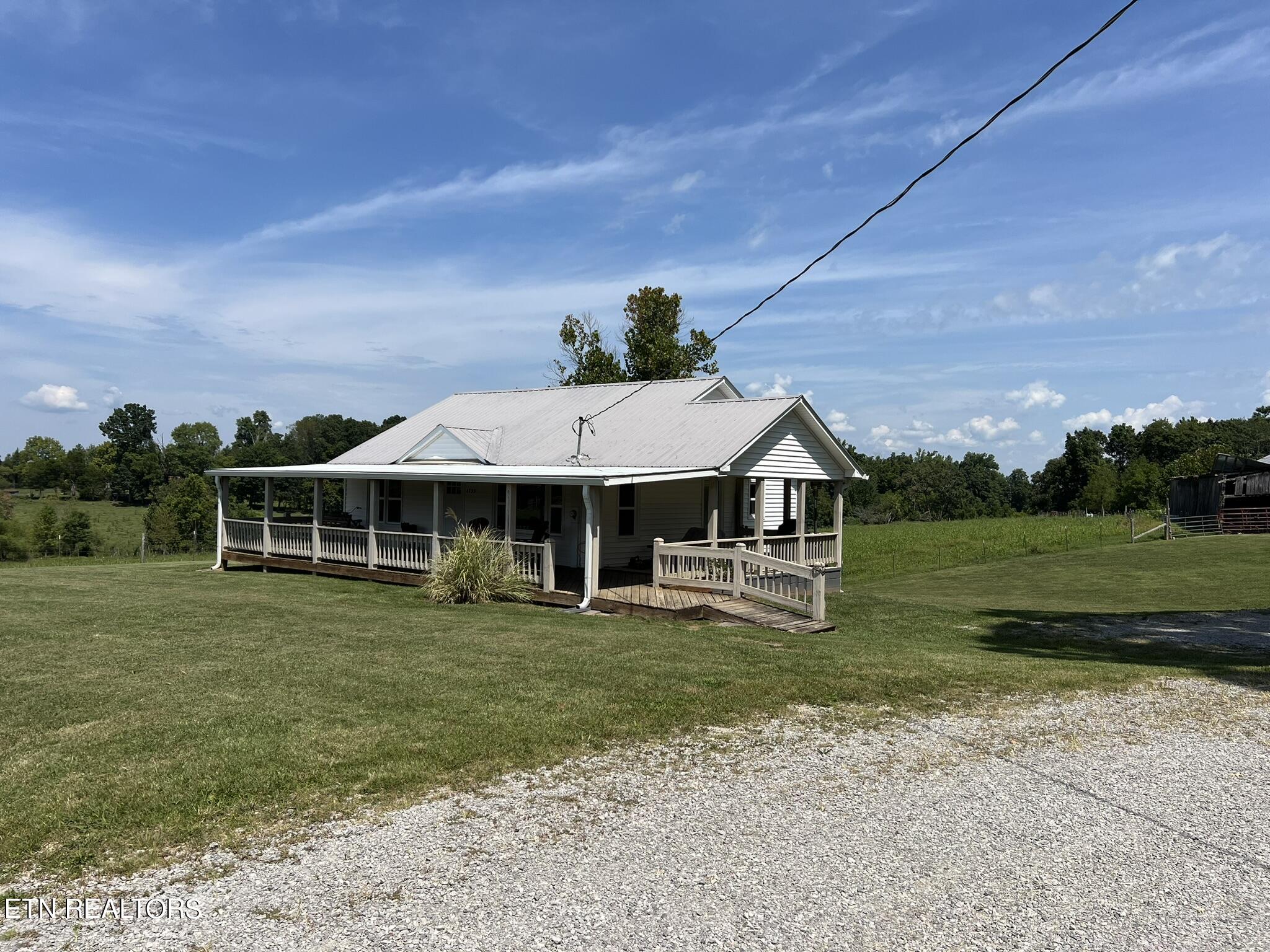 1735 Jones Chapel Road Byrdstown, TN 38549 - Photo 2 of 23 IMG_0444