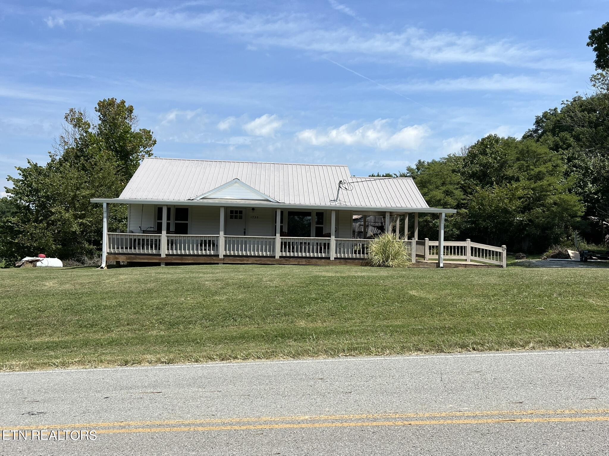 1735 Jones Chapel Road Byrdstown, TN 38549 - Photo 3 of 23 IMG_0446