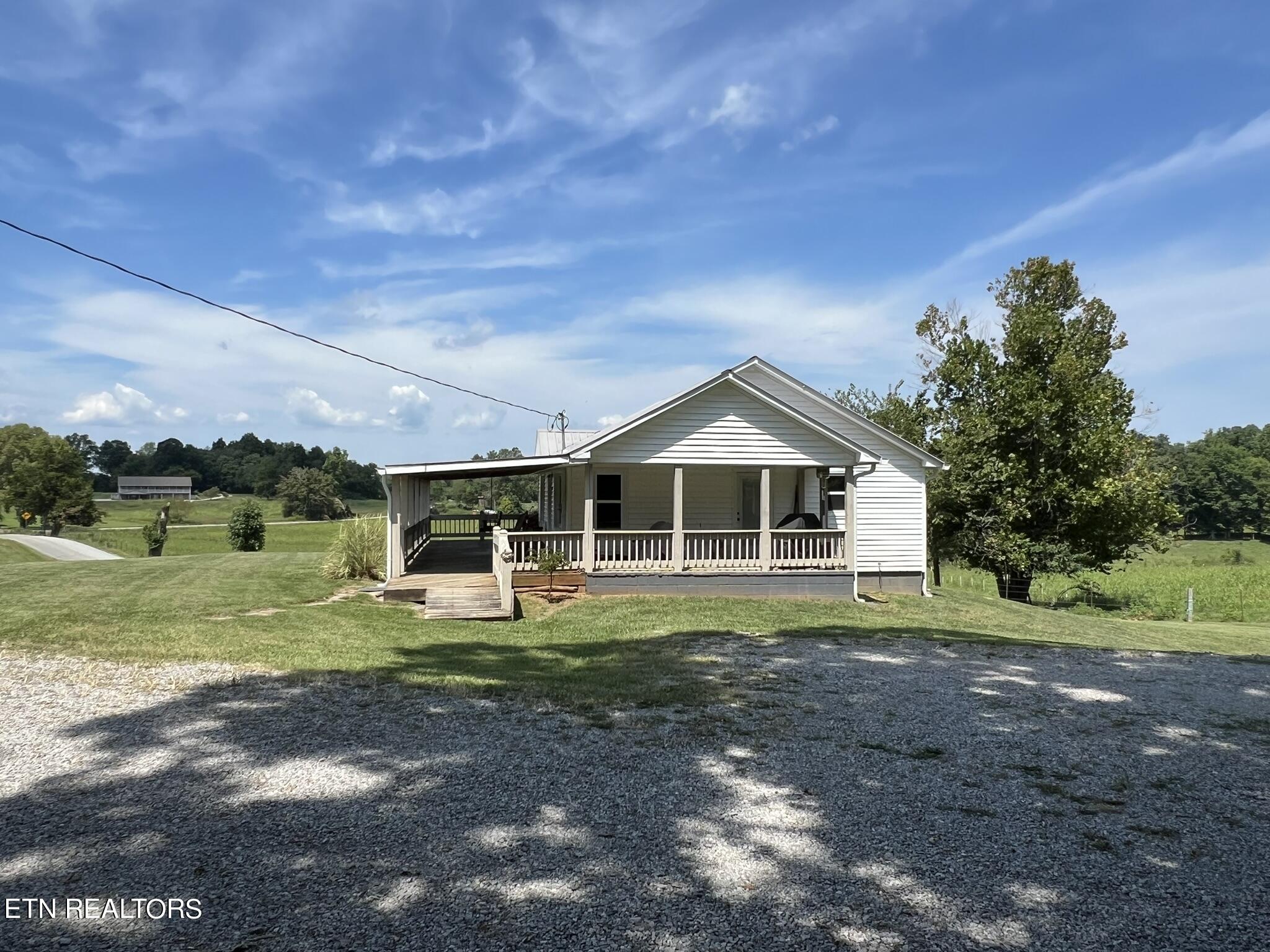 1735 Jones Chapel Road Byrdstown, TN 38549 - Photo 6 of 23 IMG_0450