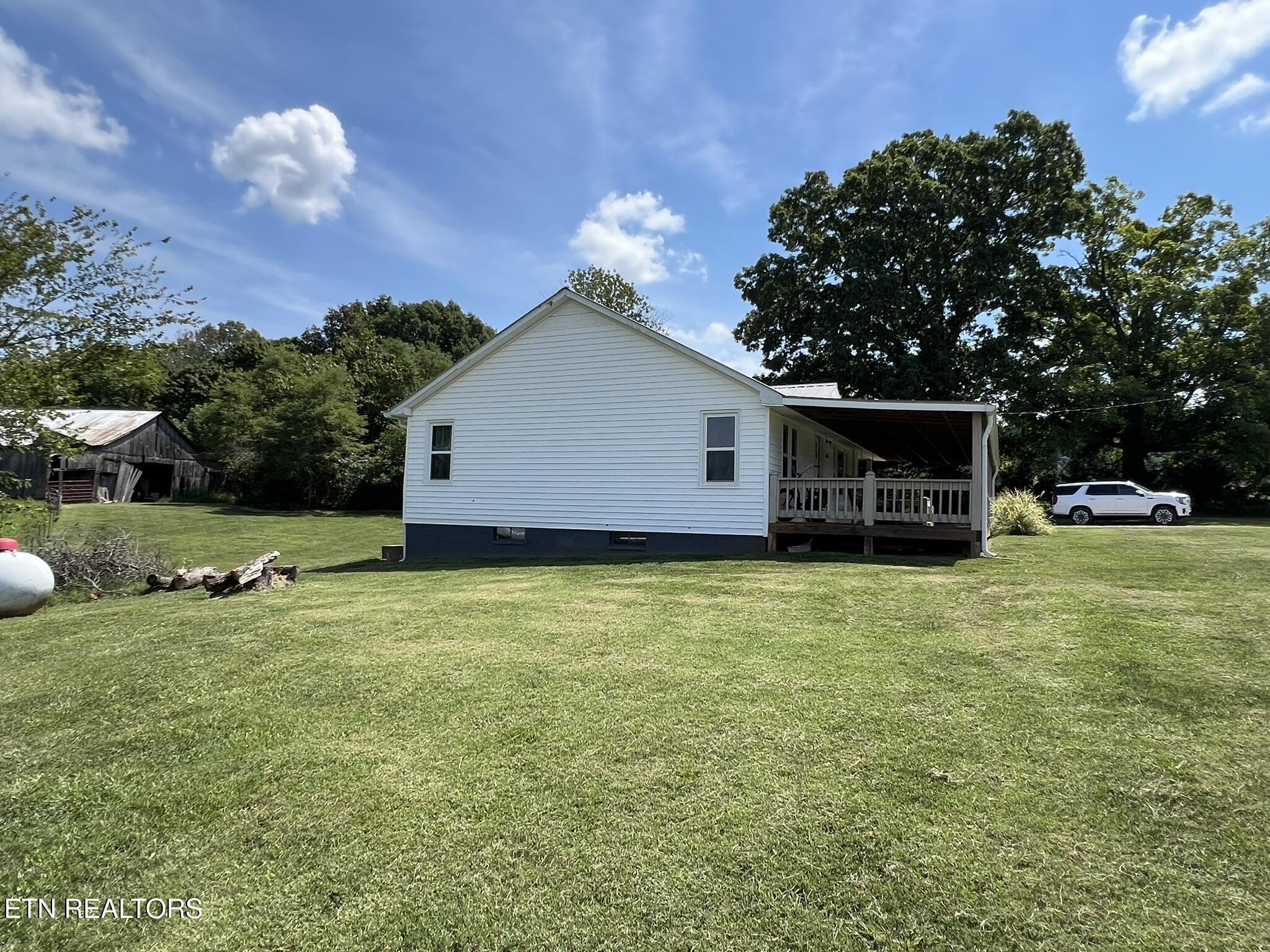 1735 Jones Chapel Road Byrdstown, TN 38549 - Photo 10 of 23 IMG_0458