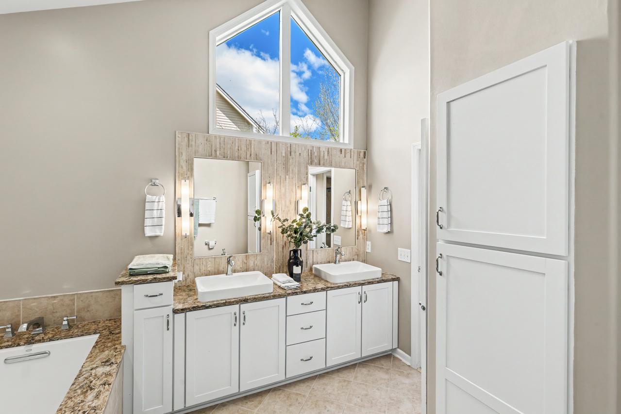 6459 Pinnacle Drive Eden Prairie, MN 55346 - Photo 27 of 64