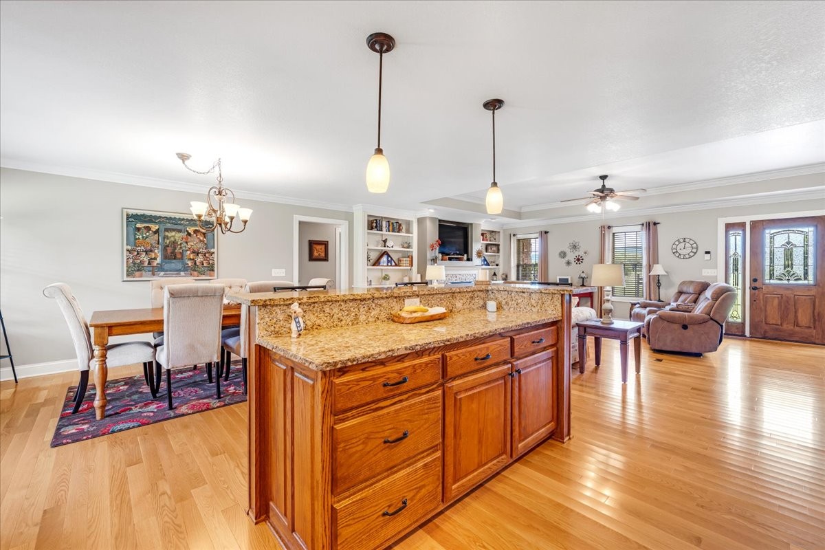 379 Hooper Road Winchester, TN 37398 - Photo 21 of 52 a view of a kitchen and dining room
