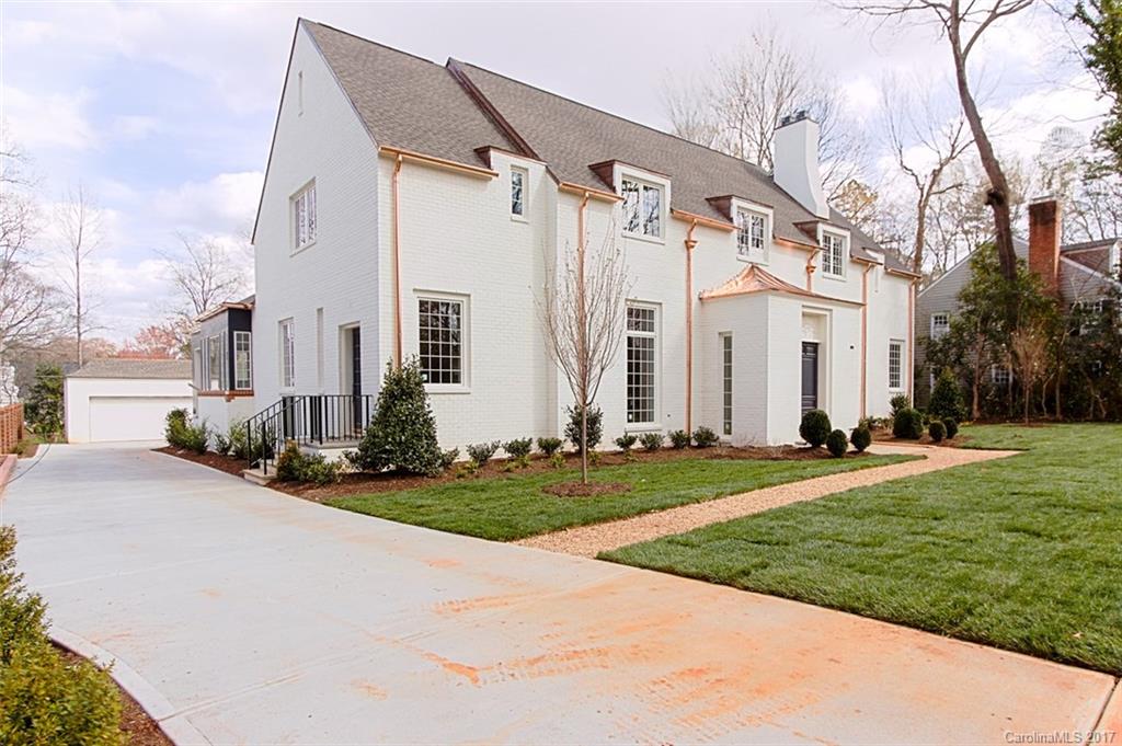 a front view of house with yard
