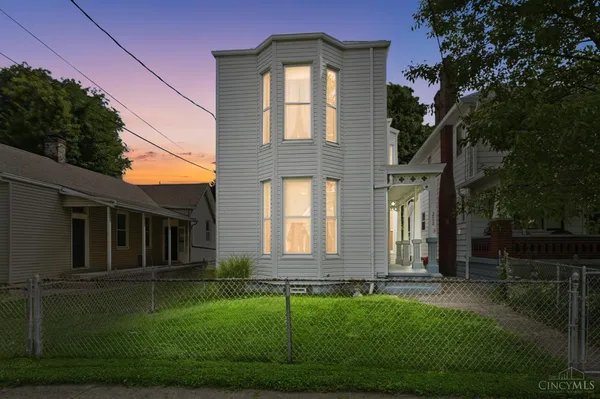 $189,900 | 202 West 69th Street, Cincinnati, OH 45216