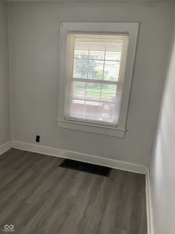 $745 | 1221 North Oxford Street, Indianapolis, IN 46201