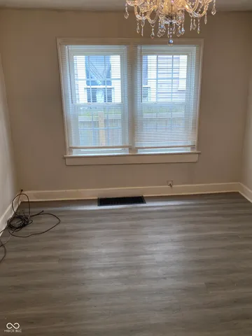 $745 | 1221 North Oxford Street, Indianapolis, IN 46201