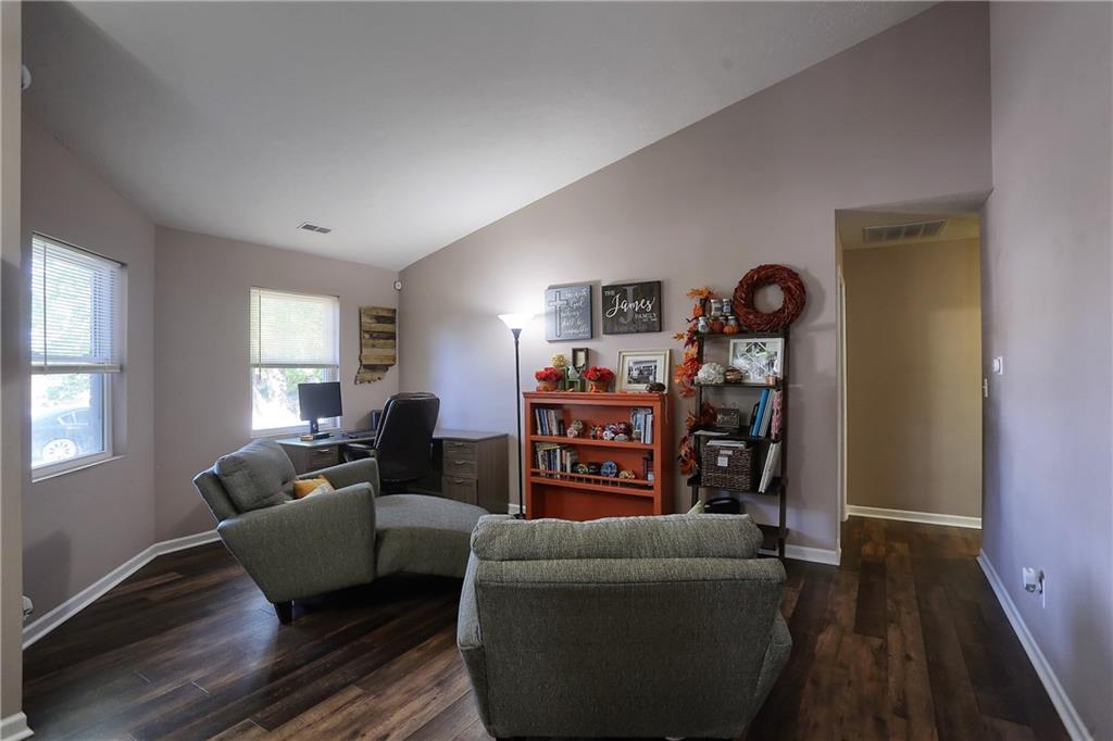 11845 Shannon Pointe Road Indianapolis, IN 46229 - Photo 4 of 35 Gallery Image 4