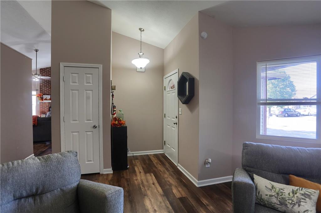 11845 Shannon Pointe Road Indianapolis, IN 46229 - Photo 5 of 35 Gallery Image 5