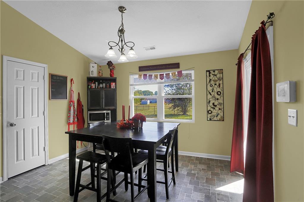 11845 Shannon Pointe Road Indianapolis, IN 46229 - Photo 10 of 35 Gallery Image 10