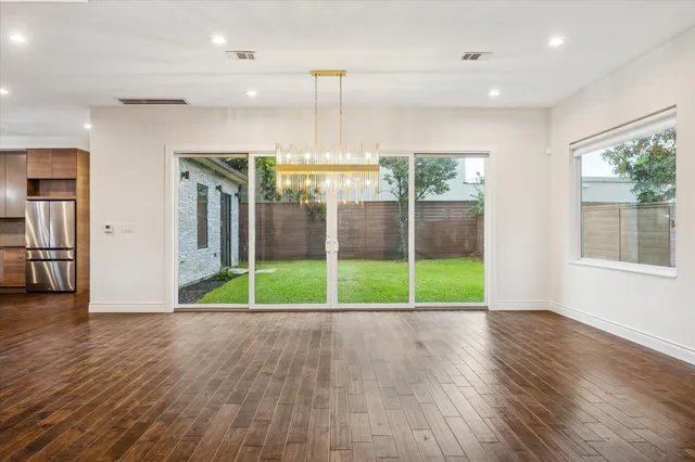 $995,000 | 2106 Nina Lee Lane, Houston, TX 77018