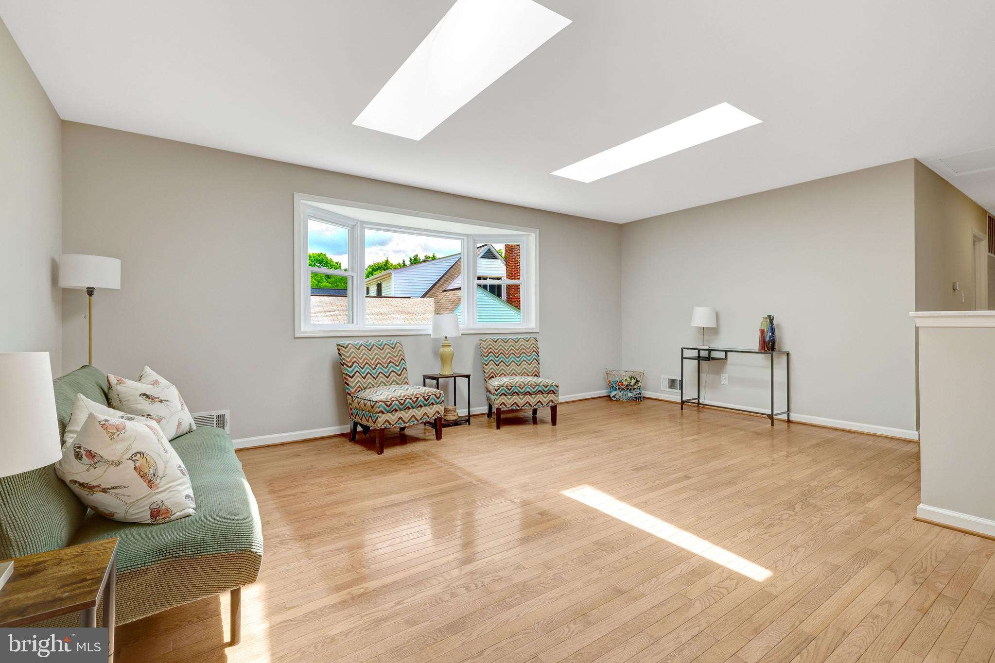 8712 Piccadilly Place Springfield, VA 22151 - Photo 6 of 54