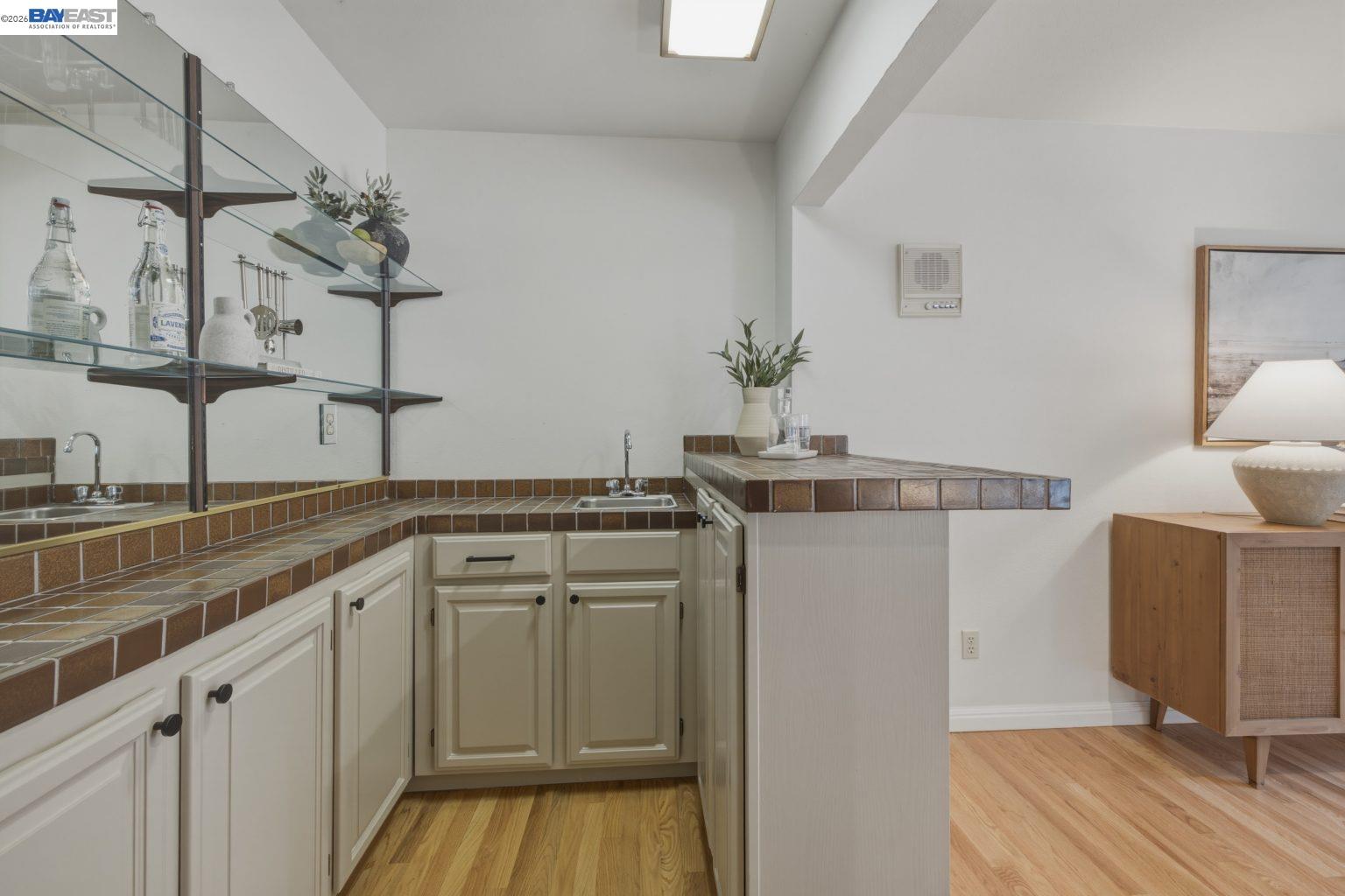 26 Oak Road Orinda, CA 94563 - Photo 20 of 46 Gallery Image 20