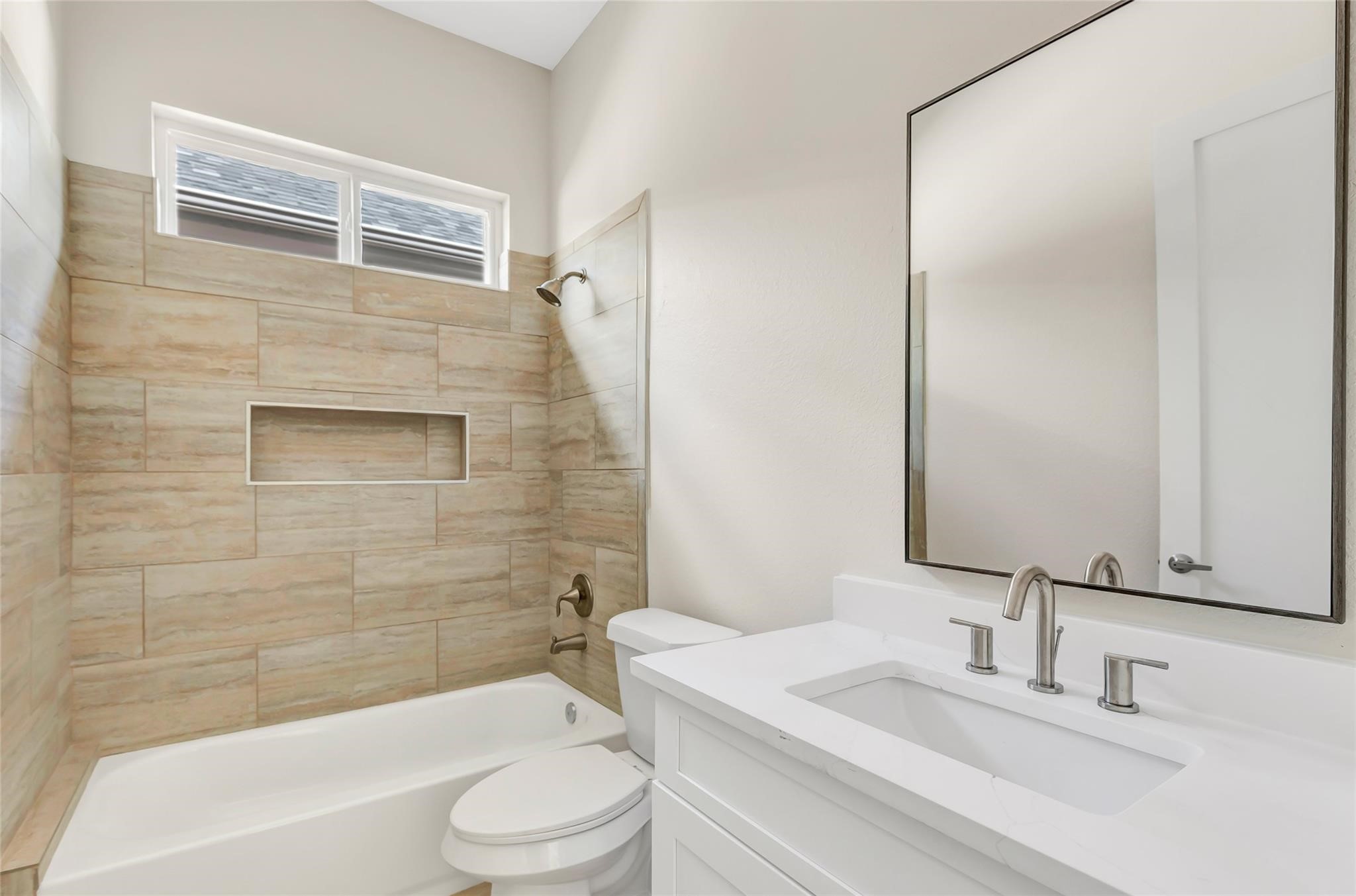 101 Fairway View Court Montgomery, TX 77356 - Photo 16 of 32 Hall bath