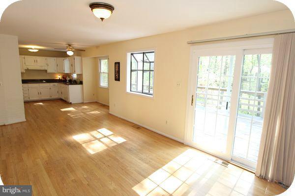 10739 Midsummer Drive Reston, VA 20191 - Photo 13 of 30 Family Room
