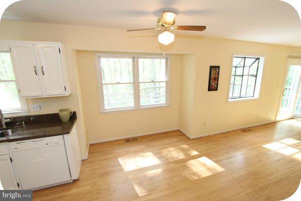 10739 Midsummer Drive Reston, VA 20191 - Photo 26 of 30 Kitchen