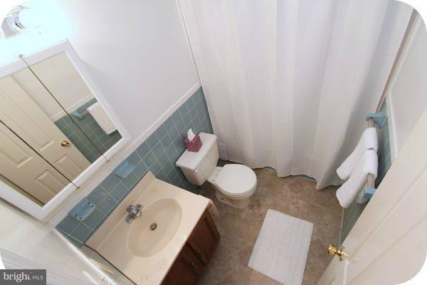 10739 Midsummer Drive Reston, VA 20191 - Photo 27 of 30 Bath (Master)