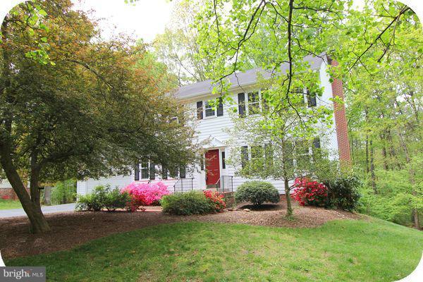 10739 Midsummer Drive Reston, VA 20191 - Photo 30 of 30 Exterior (Front)