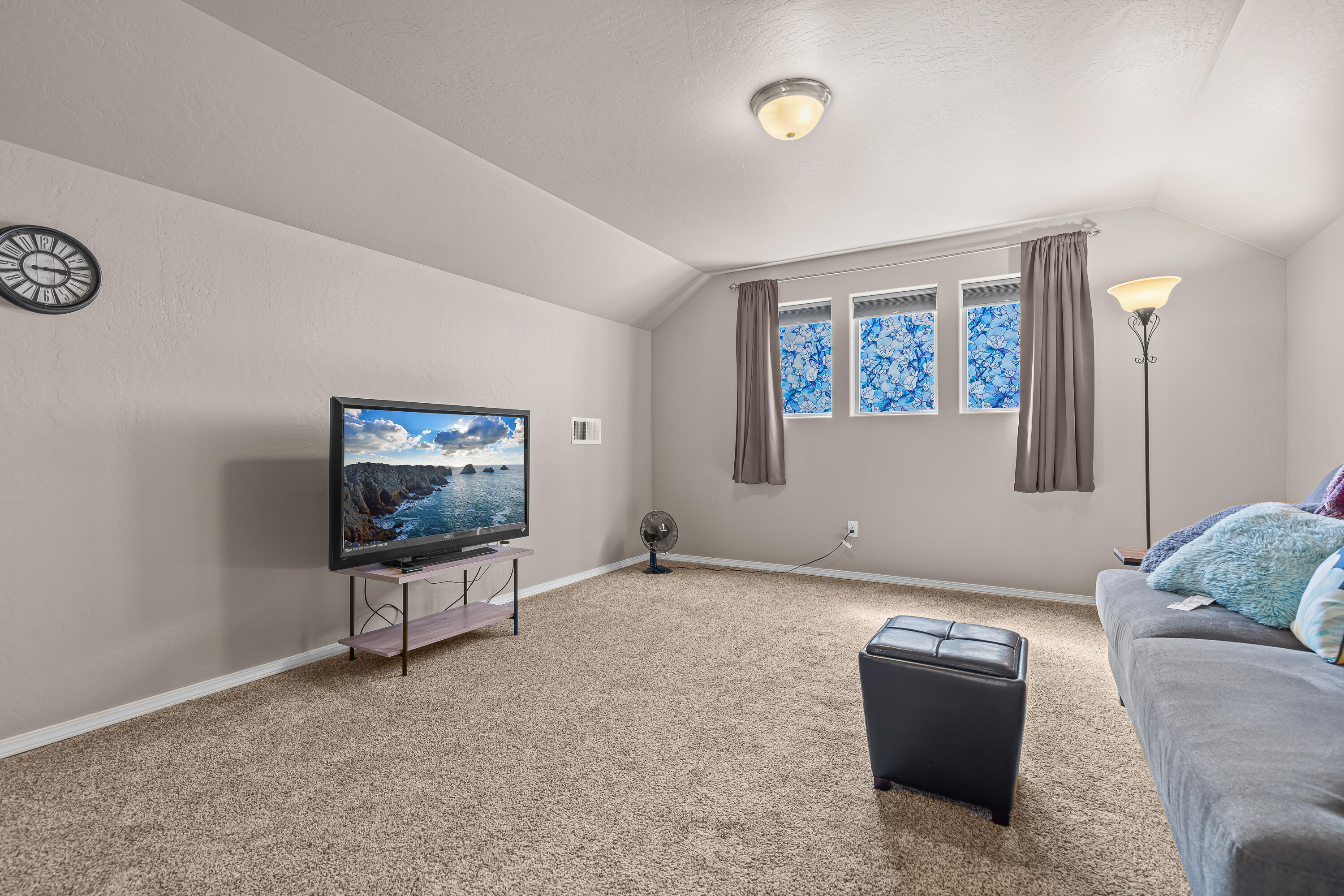 1449 Spring Street Medford, OR 97504 - Photo 21 of 29 9R9A5071