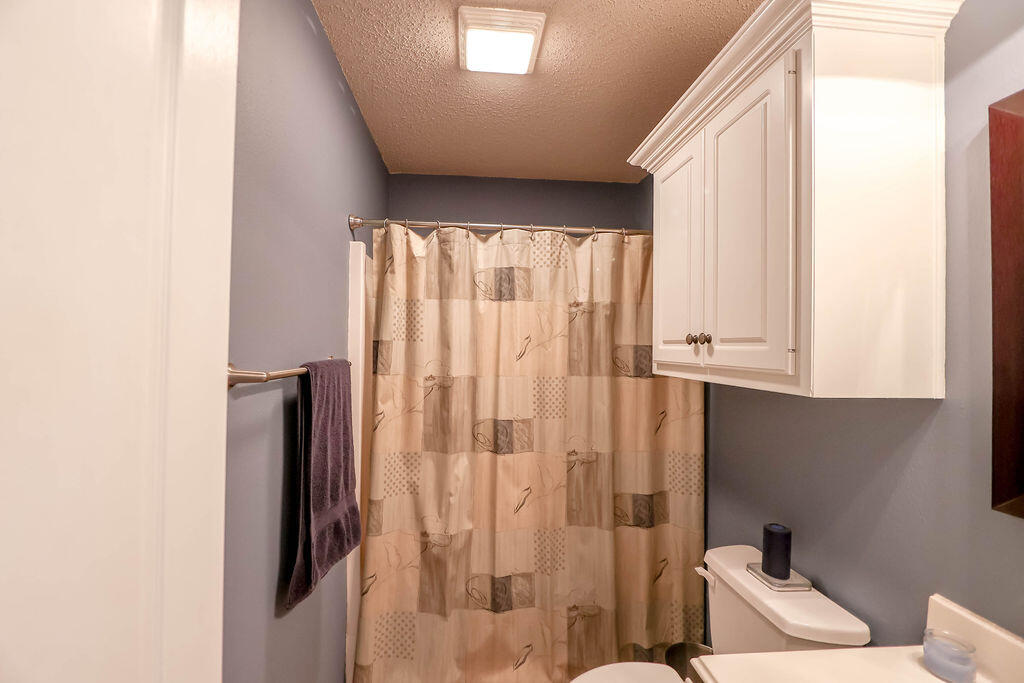 6540 87th Street Lubbock, TX 79424 - Photo 9 of 34 6540_87THST_BYFORD-9