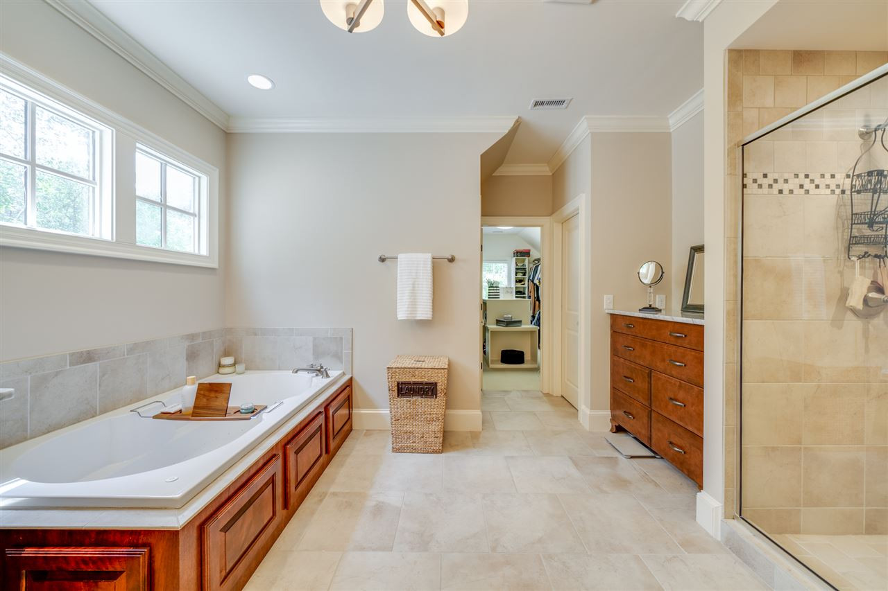6832 Mactavish Way Raleigh, NC 27613 - Photo 19 of 30 Master Bath/Spa