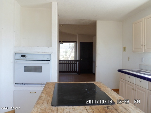 926 North Acacia Road Apache Junction, AZ 85119 - Photo 11 of 25 Kitchen