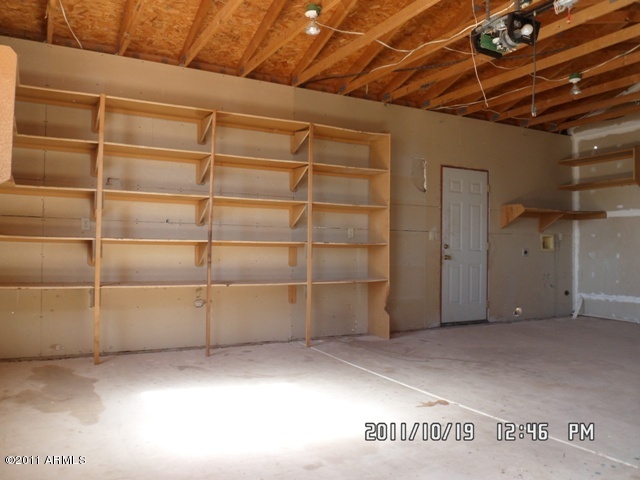 926 North Acacia Road Apache Junction, AZ 85119 - Photo 24 of 25 Garage