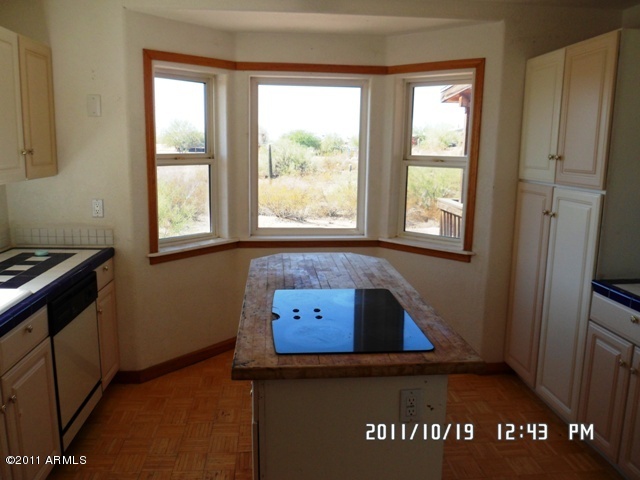 926 North Acacia Road Apache Junction, AZ 85119 - Photo 10 of 25 Kitchen