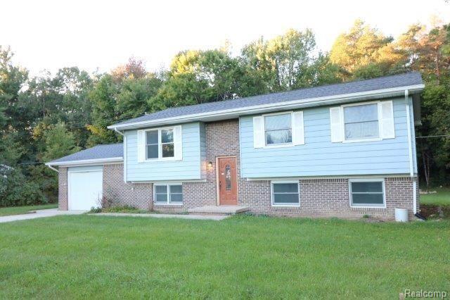 1545 East Burnside Road North Branch, MI 48461 - Photo 2 of 20 IMG_6058.jpg