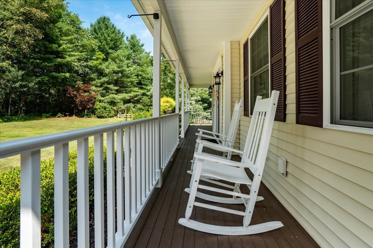 155 Wallace Road Bedford, NH 03110 - Photo 4 of 48