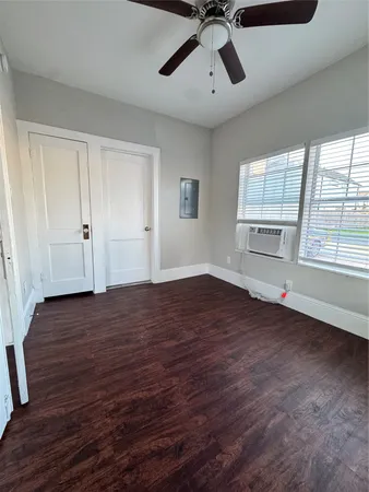 $850 | 905 Oakhurst Street, Houston, TX 77023