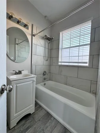 $850 | 905 Oakhurst Street, Houston, TX 77023