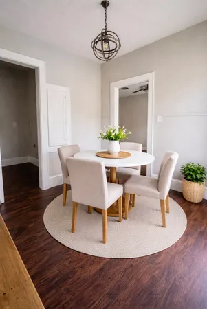 $850 | 905 Oakhurst Street, Houston, TX 77023