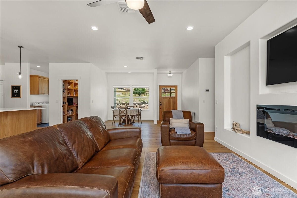 87 Burma Road Pateros, WA 98846 - Photo 11 of 38