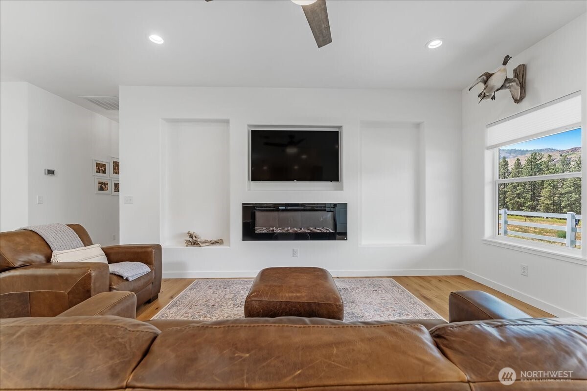 87 Burma Road Pateros, WA 98846 - Photo 10 of 38