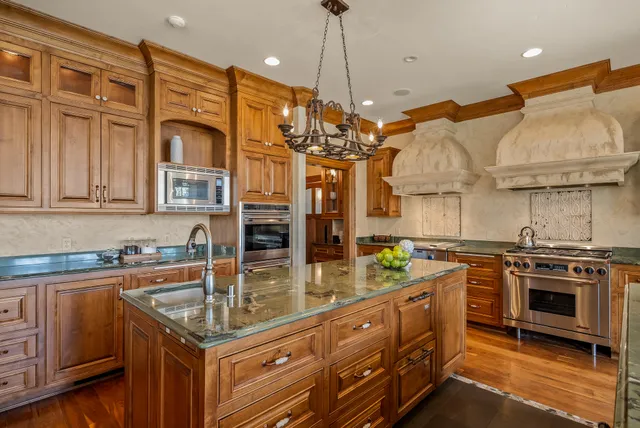 $14,995,000 | 4513 North Hewitts Point Road, Oconomowoc, WI 53066