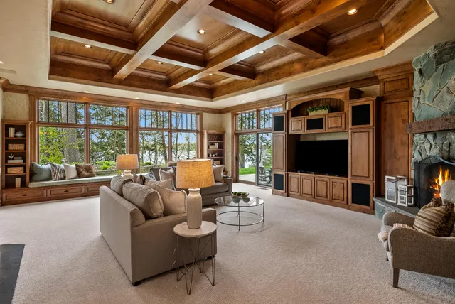 $14,995,000 | 4513 North Hewitts Point Road, Oconomowoc, WI 53066