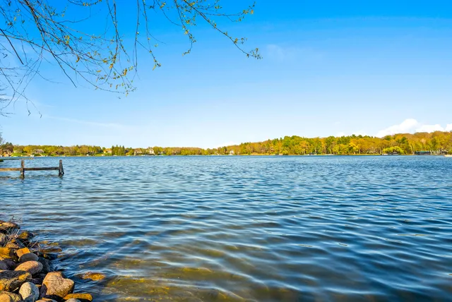 $14,995,000 | 4513 North Hewitts Point Road, Oconomowoc, WI 53066