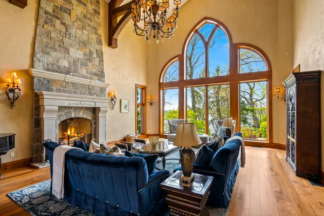 $14,995,000 | 4513 North Hewitts Point Road, Oconomowoc, WI 53066