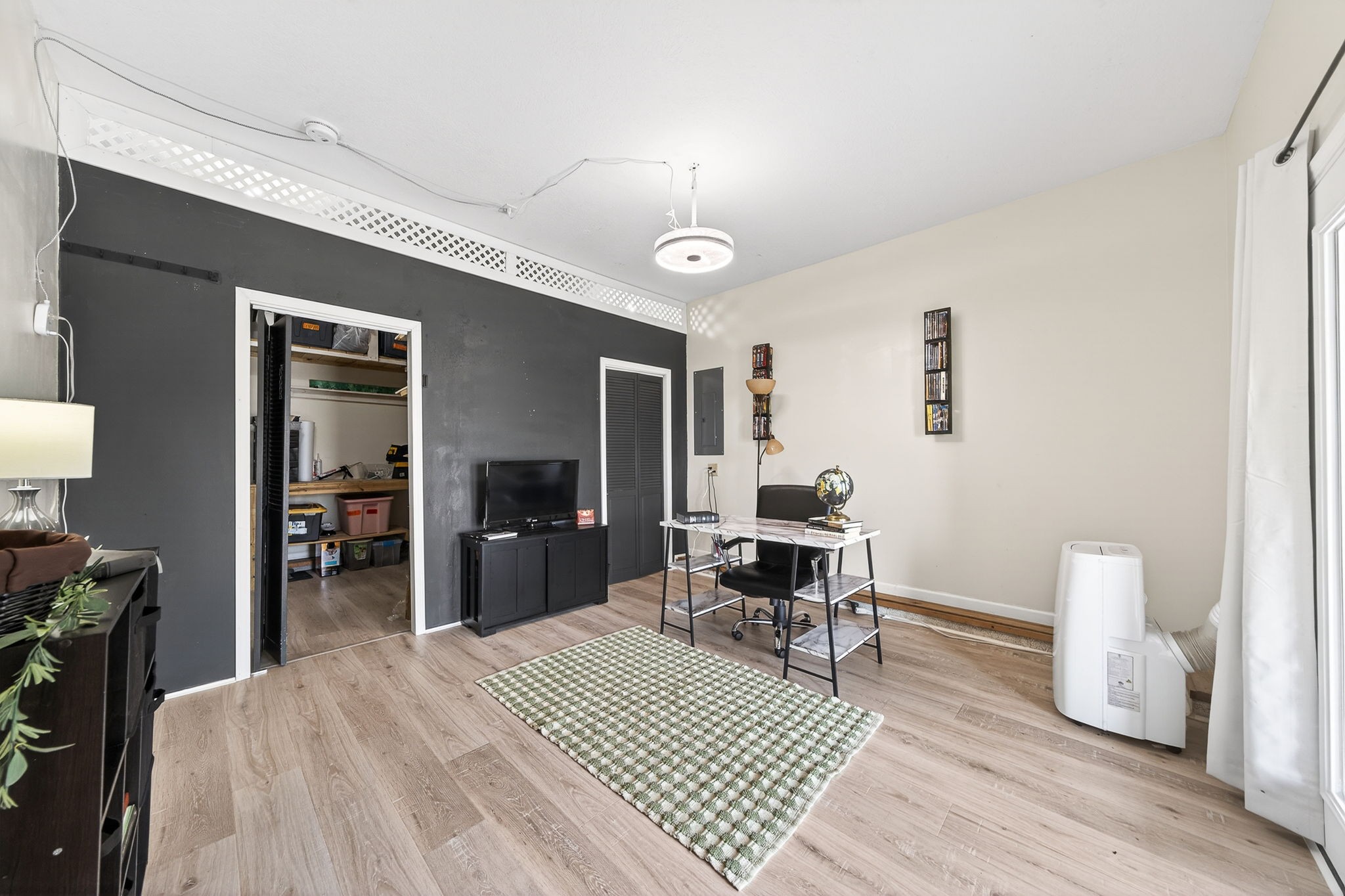 4535 Ewing Drive Baxter, TN 38544 - Photo 12 of 32 a view of a livingroom with furniture and a ceiling fan