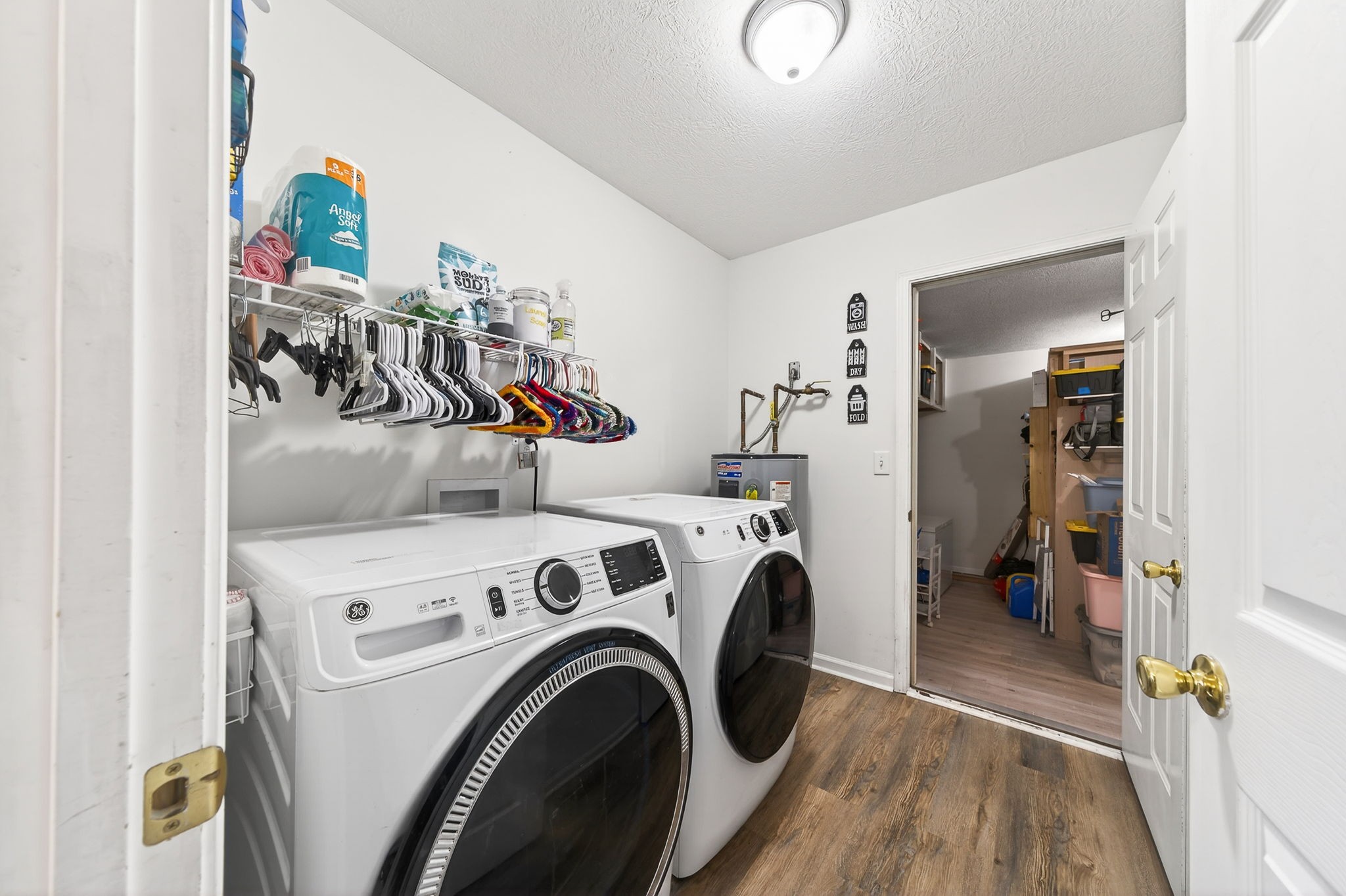 4535 Ewing Drive Baxter, TN 38544 - Photo 9 of 32 a view of livingroom with washer and dryer