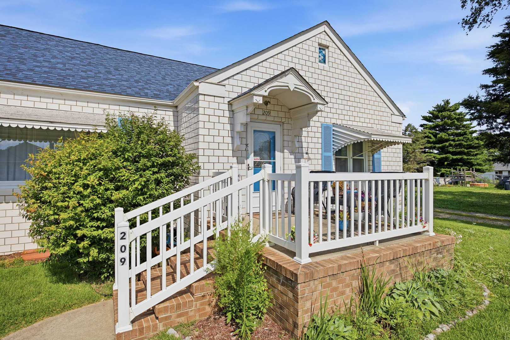 209 South Broadway Hoffman, IL 62250 - Photo 4 of 59